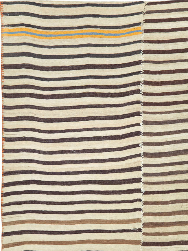 Vintage Persian Flatweave Kilim Accent Rug, No.28388 - Galerie Shabab