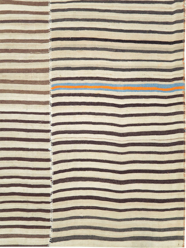 Vintage Persian Flatweave Kilim Accent Rug, No.28388 - Galerie Shabab