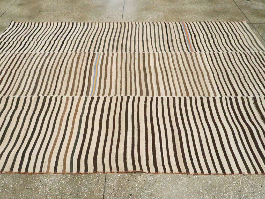 Vintage Persian Flatweave Kilim Accent Rug, No.28388 - Galerie Shabab