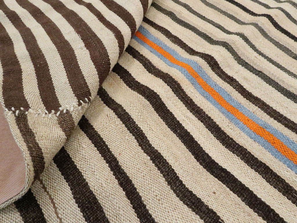 Vintage Persian Flatweave Kilim Accent Rug, No.28388 - Galerie Shabab