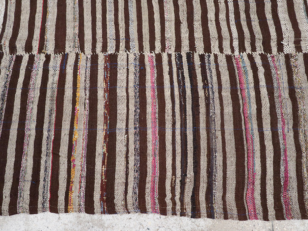 Vintage Persian Flatweave Kilim Accent Rug, No.28390 - Galerie Shabab