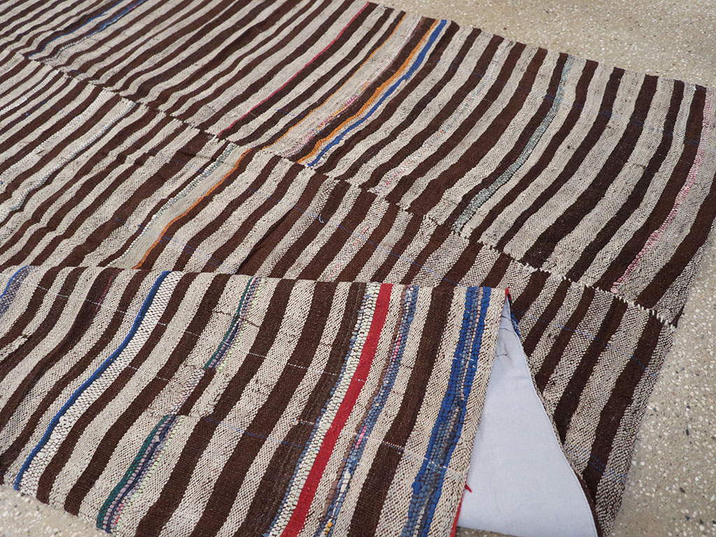 Vintage Persian Flatweave Kilim Accent Rug, No.28390 - Galerie Shabab