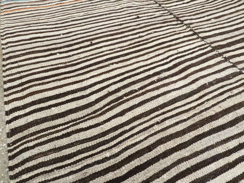 Vintage Persian Mazandaran Kilim Accent Carpet, No.28394 - Galerie Shabab