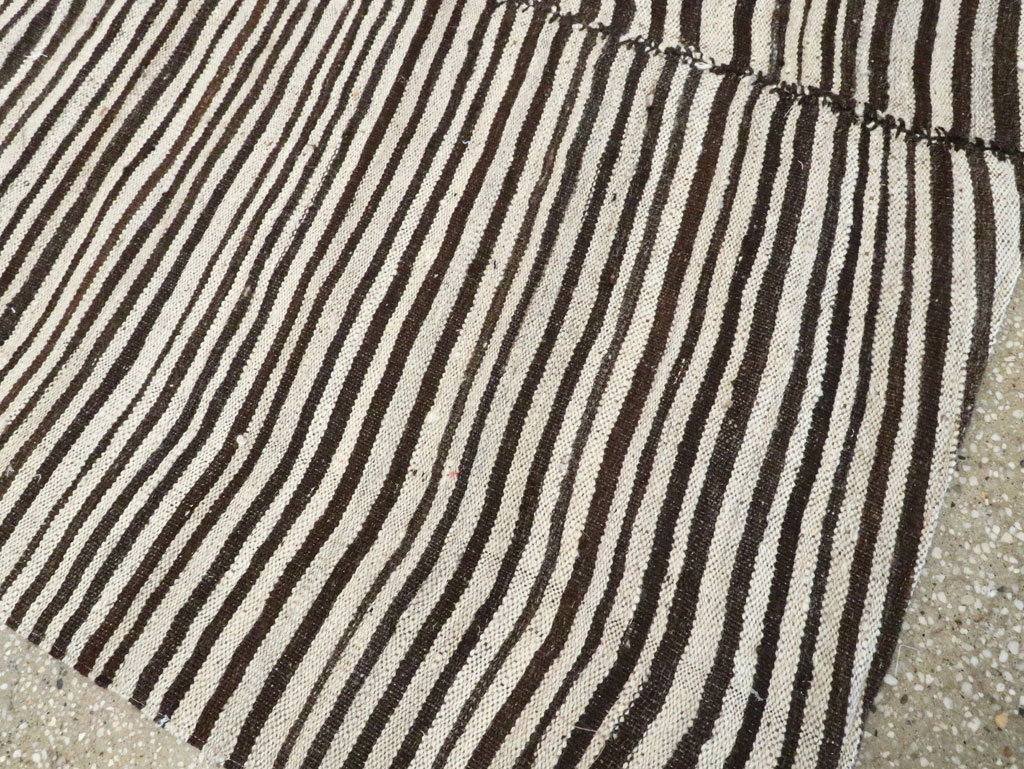 Vintage Persian Mazandaran Kilim Accent Carpet, No.28394 - Galerie Shabab
