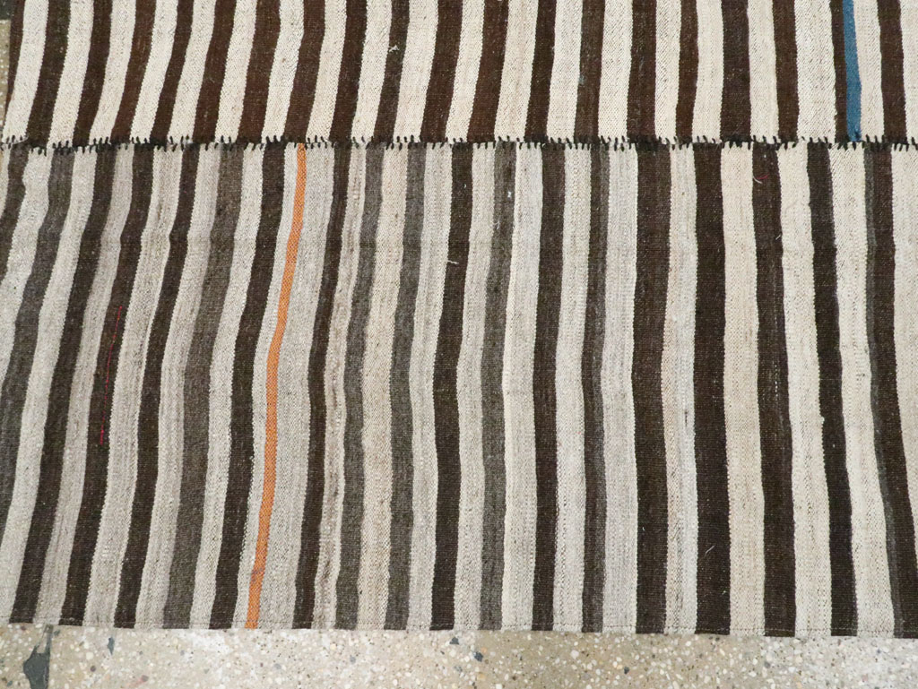 Vintage Persian Flatweave Kilim Accent Rug, No.28395 - Galerie Shabab