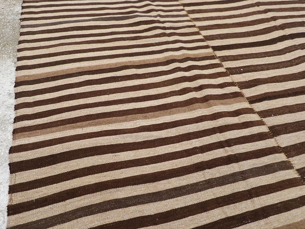 Vintage Persian Flatweave Kilim Accent Rug, No.28396 - Galerie Shabab