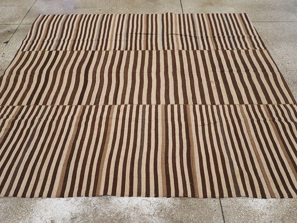 Vintage Persian Flatweave Kilim Accent Rug, No.28396 - Galerie Shabab