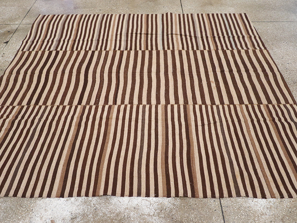 Vintage Persian Flatweave Kilim Accent Rug, No.28396 - Galerie Shabab