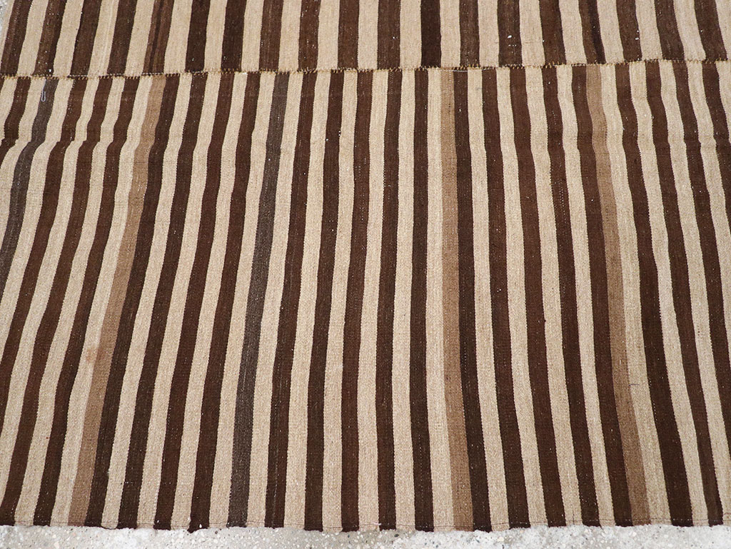 Vintage Persian Flatweave Kilim Accent Rug, No.28396 - Galerie Shabab
