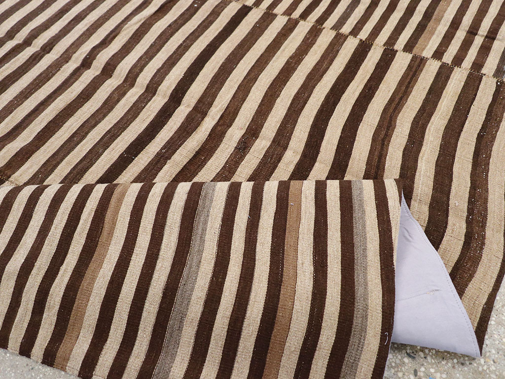 Vintage Persian Flatweave Kilim Accent Rug, No.28396 - Galerie Shabab