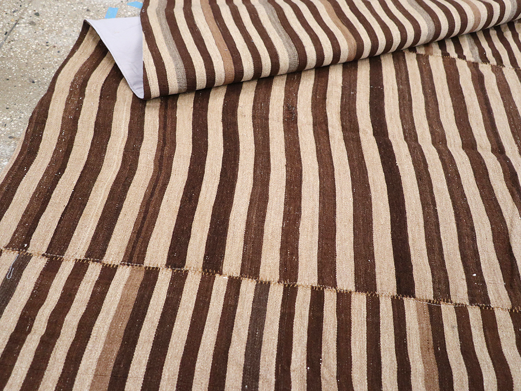 Vintage Persian Flatweave Kilim Accent Rug, No.28396 - Galerie Shabab