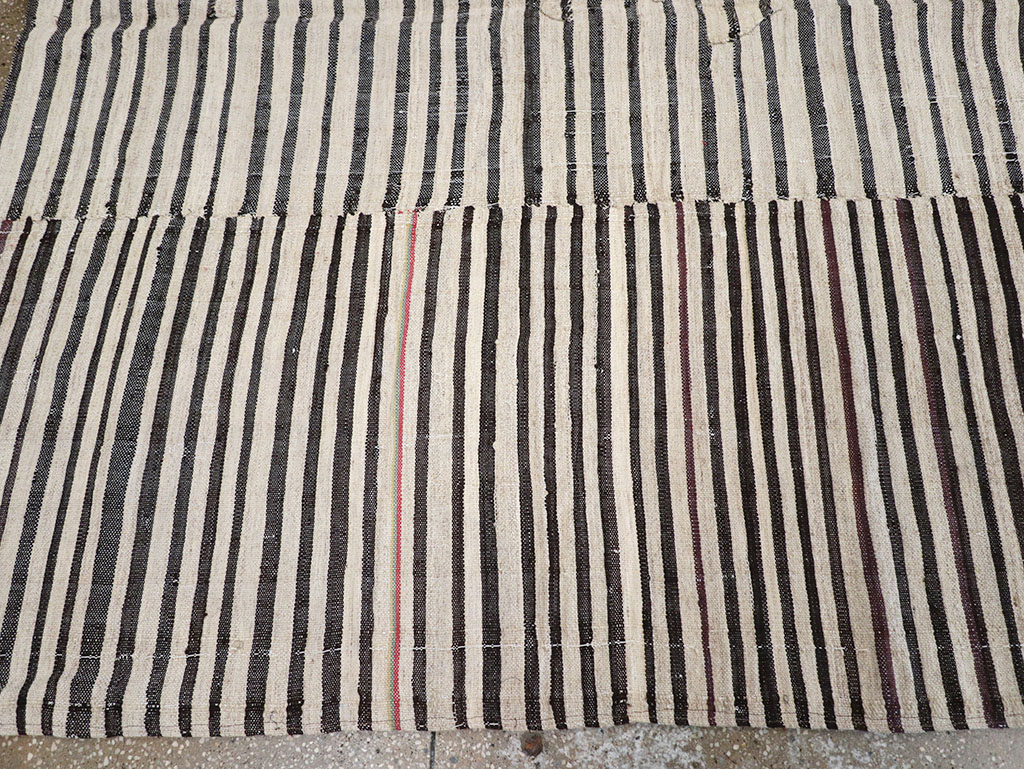 Vintage Persian Flatweave Kilim Gallery Carpet, No.28398 - Galerie Shabab