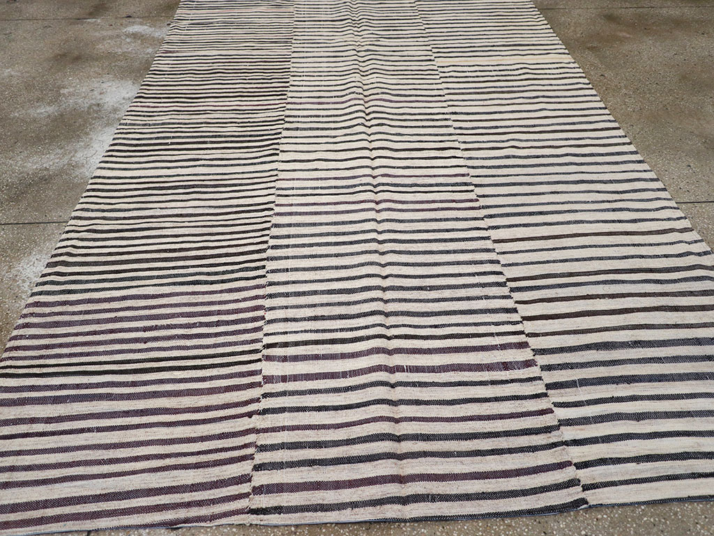 Vintage Persian Flatweave Kilim Gallery Carpet, No.28398 - Galerie Shabab