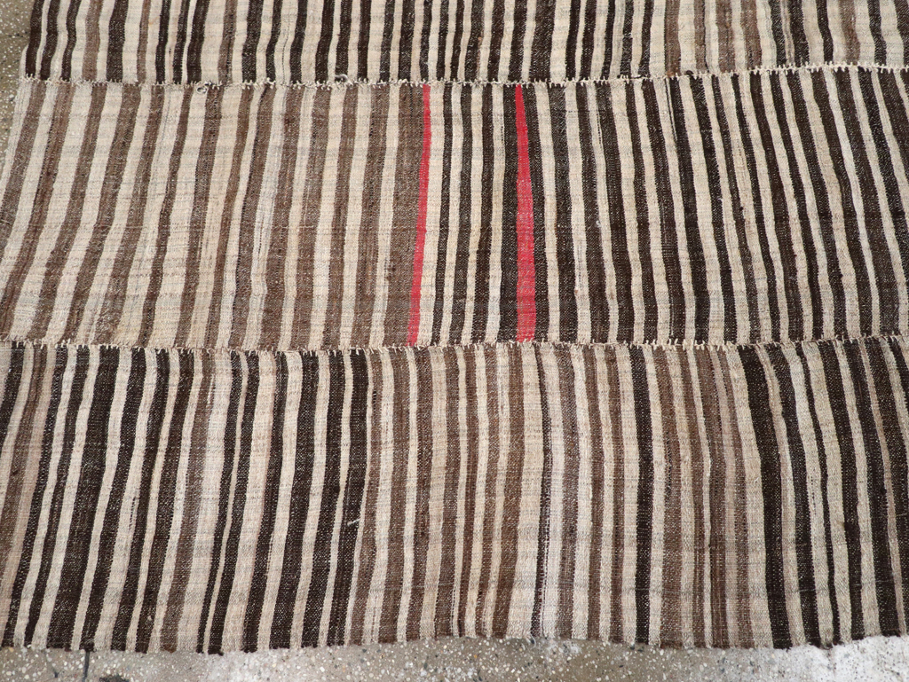 Vintage Persian Flatweave Kilim Accent Carpet, No.28399 - Galerie Shabab