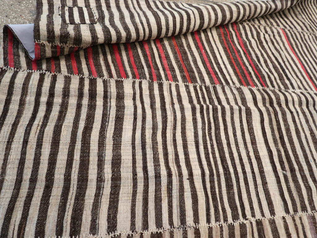 Vintage Persian Flatweave Kilim Accent Carpet, No.28399 - Galerie Shabab
