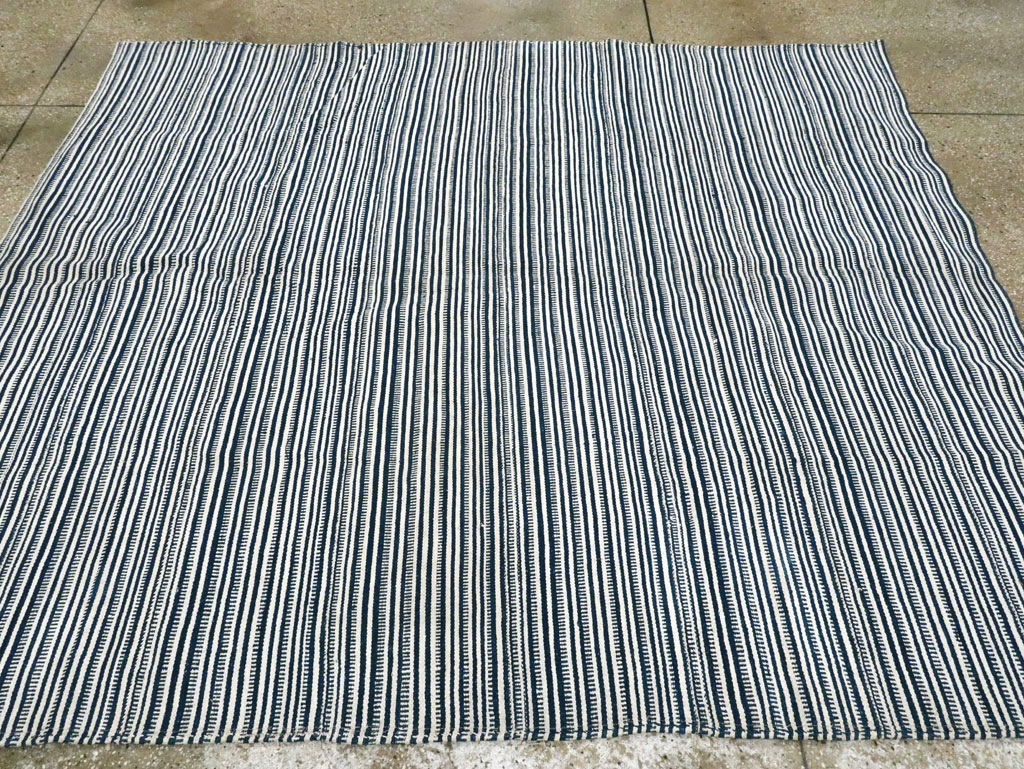 Vintage Persian Flatweave Kilim Square Accent Rug, No.28409 - Galerie Shabab