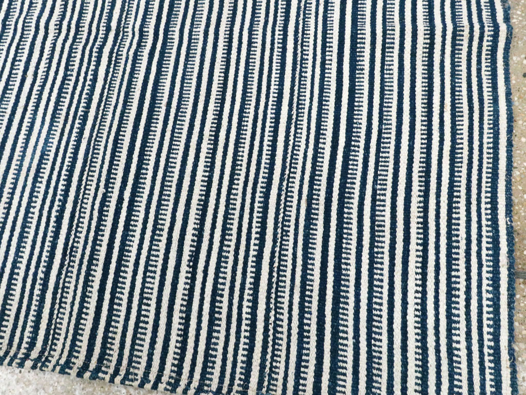 Vintage Persian Flatweave Kilim Square Accent Rug, No.28409 - Galerie Shabab