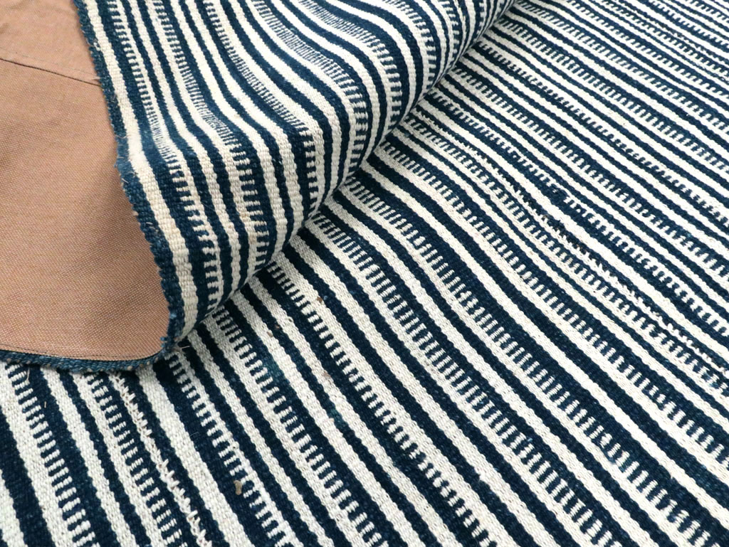 Vintage Persian Flatweave Kilim Square Accent Rug, No.28409 - Galerie Shabab