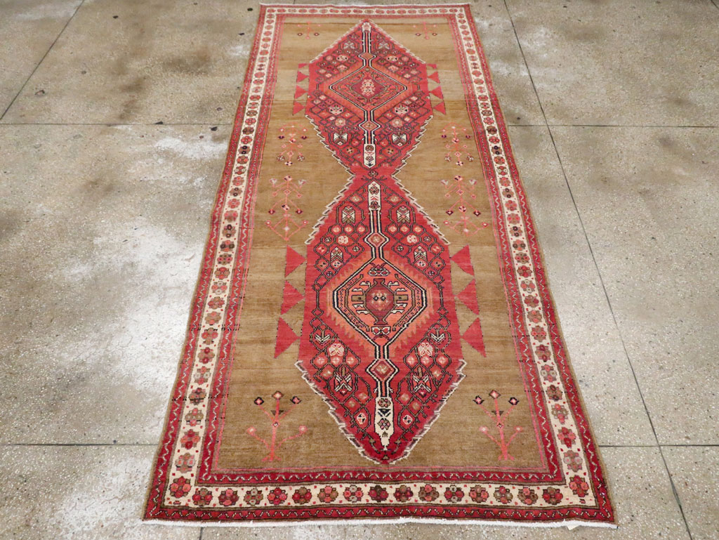 Vintage Northwest Persian Gallery Rug, No.28432 - Galerie Shabab