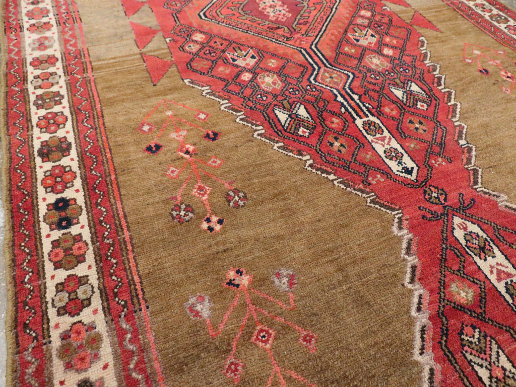 Vintage Northwest Persian Gallery Rug, No.28432 - Galerie Shabab