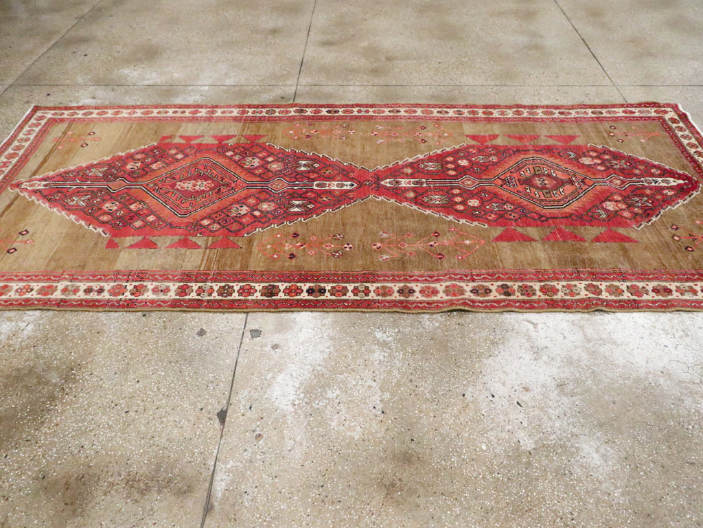 Vintage Northwest Persian Gallery Rug, No.28432 - Galerie Shabab