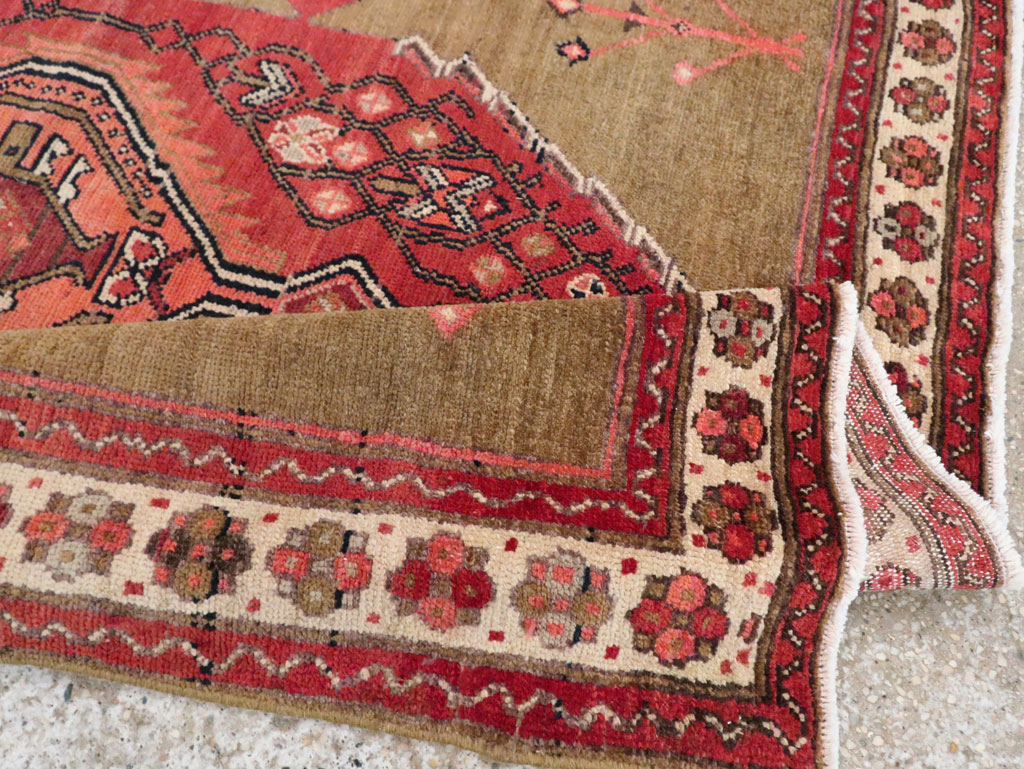 Vintage Northwest Persian Gallery Rug, No.28432 - Galerie Shabab