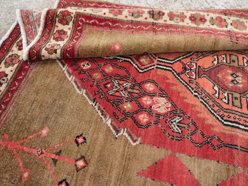 Vintage Northwest Persian Gallery Rug, No.28432 - Galerie Shabab