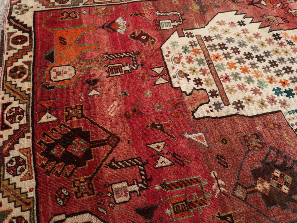 Vintage Persian Qashqai Pictorial Throw Rug, No.28434 - Galerie Shabab