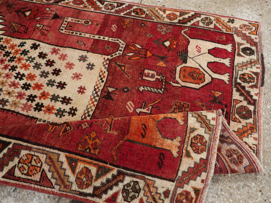 Vintage Persian Qashqai Pictorial Throw Rug, No.28434 - Galerie Shabab