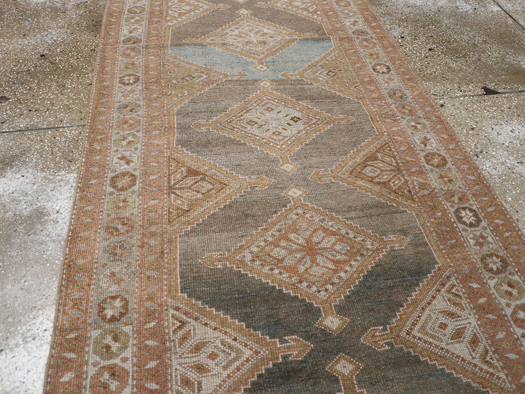 Vintage Persian Kurd Runner, No.28436 - Galerie Shabab