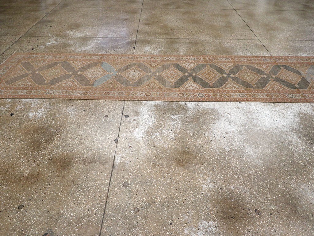 Vintage Persian Kurd Runner, No.28436 - Galerie Shabab