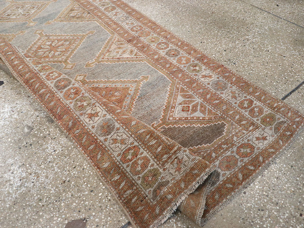 Vintage Persian Kurd Runner, No.28436 - Galerie Shabab