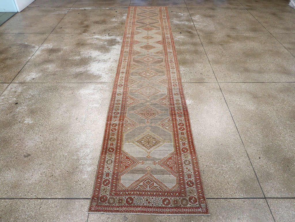Vintage Persian Kurd Runner, No.28437 - Galerie Shabab