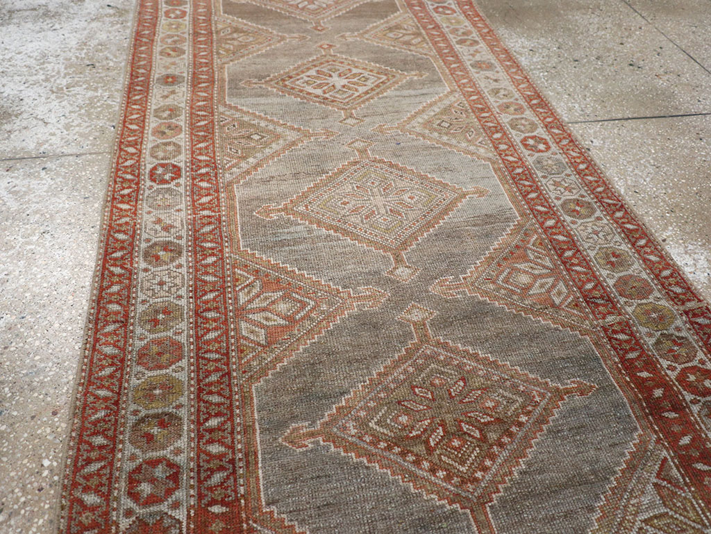 Vintage Persian Kurd Runner, No.28437 - Galerie Shabab