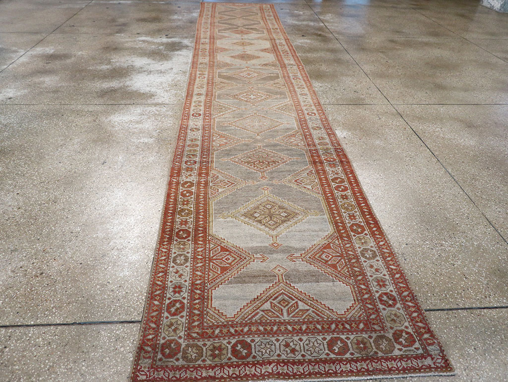 Vintage Persian Kurd Runner, No.28437 - Galerie Shabab