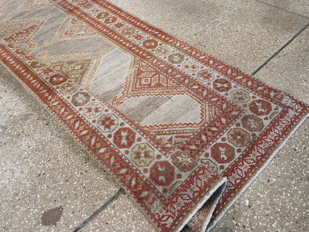 Vintage Persian Kurd Runner, No.28437 - Galerie Shabab