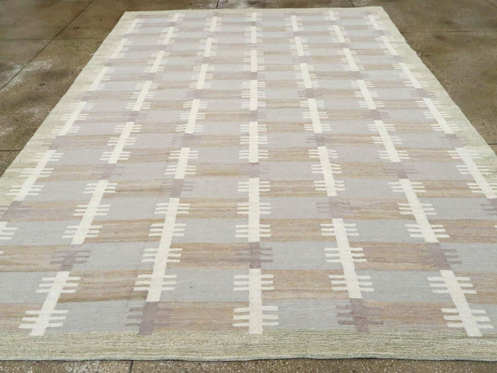 Modern Turkish Flatweave Kilim Room Size Rug, No.28446 - Galerie Shabab