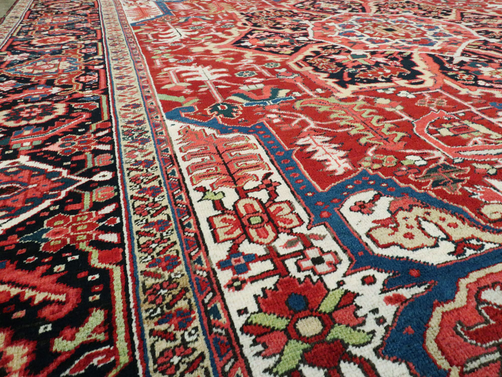 Vintage Persian Heriz Room Size Carpet, No.28453 - Galerie Shabab