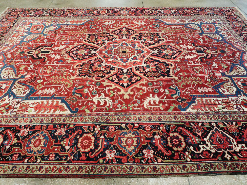 Vintage Persian Heriz Room Size Carpet, No.28453 - Galerie Shabab