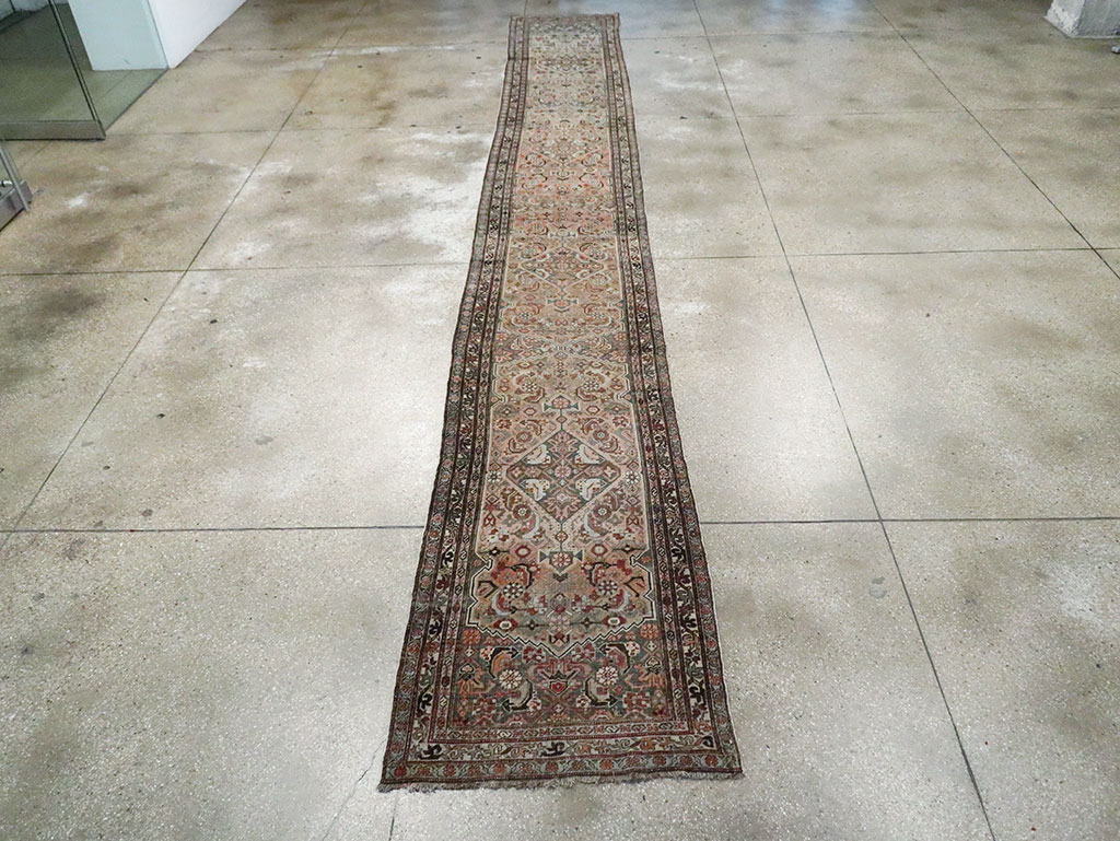 Antique Persian Bidjar Long Runner, No.28463 - Galerie Shabab