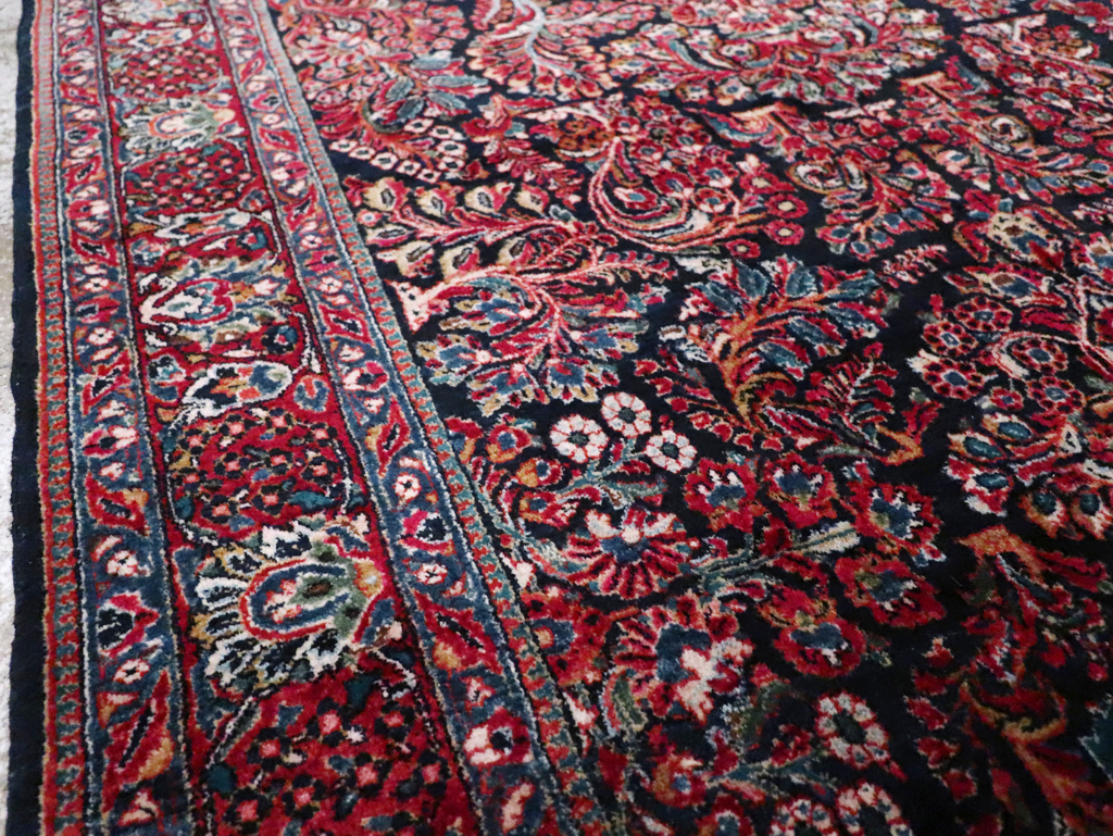 Antique Persian Sarouk Carpet, No.28497 - Galerie Shabab