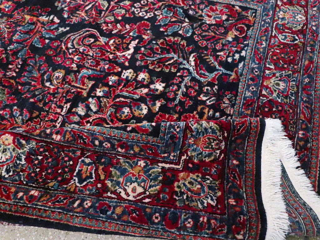 Antique Persian Sarouk Carpet, No.28497 - Galerie Shabab