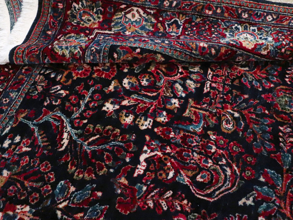 Antique Persian Sarouk Carpet, No.28497 - Galerie Shabab