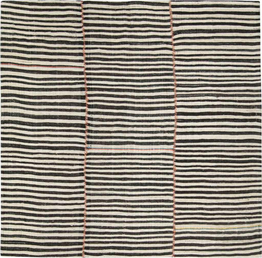 Vintage Persian Flatweave Kilim Square Accent Rug, No.28502 - Galerie Shabab