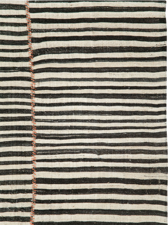 Vintage Persian Flatweave Kilim Square Accent Rug, No.28502 - Galerie Shabab