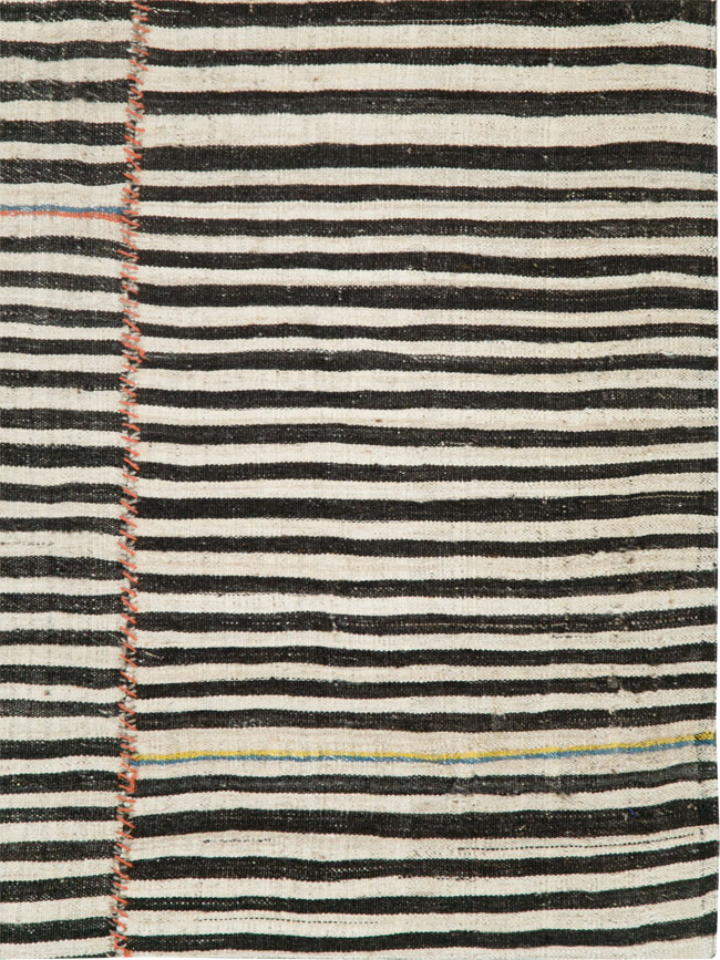 Vintage Persian Flatweave Kilim Square Accent Rug, No.28502 - Galerie Shabab