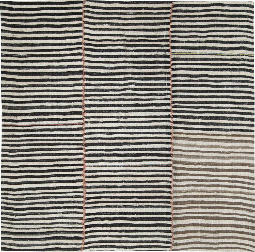 Vintage Persian Flatweave Kilim Square Accent Rug, No.28503 - Galerie Shabab