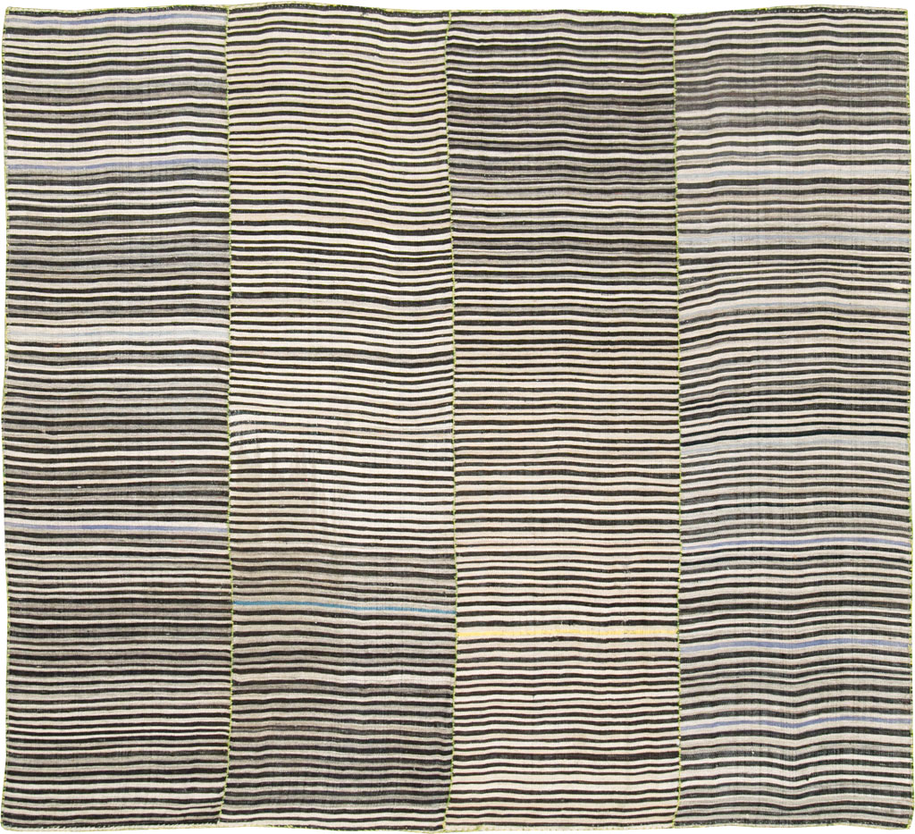 Vintage Persian Flatweave Kilim Square Accent Carpet, No.28504 - Galerie Shabab