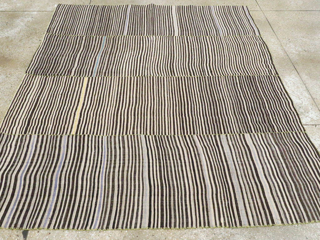 Vintage Persian Flatweave Kilim Square Accent Carpet, No.28504 - Galerie Shabab