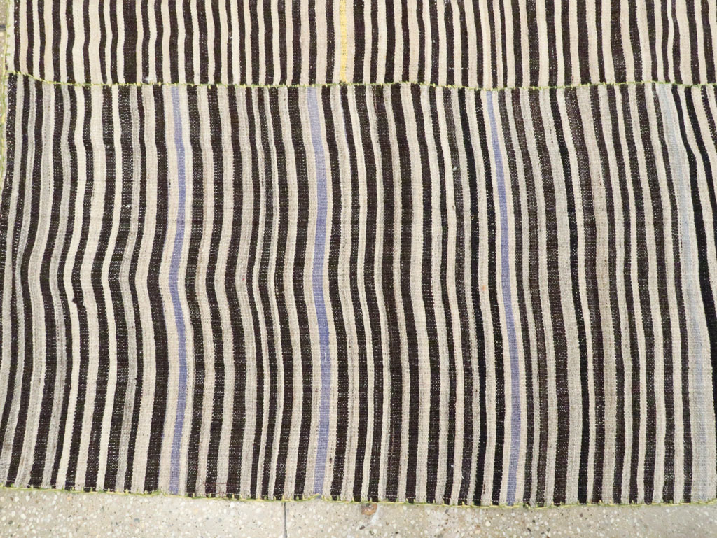Vintage Persian Flatweave Kilim Square Accent Carpet, No.28504 - Galerie Shabab